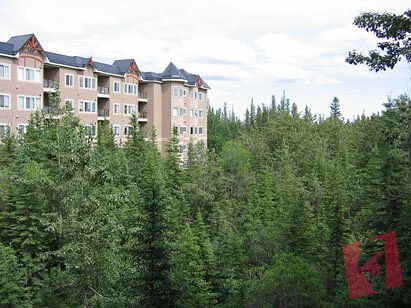 Quiet two bedroom top floor suite in the Wedgewood's, Discovery Ridge, Calgary