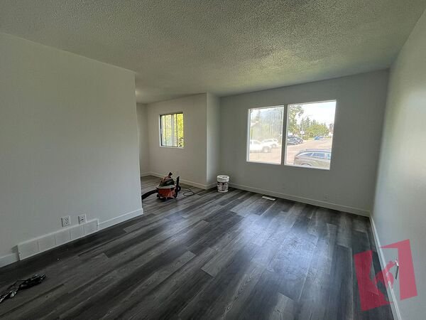 Marlborough - 2+3 Bedroom 2 Bathroom - Newly Renovated photo 3
