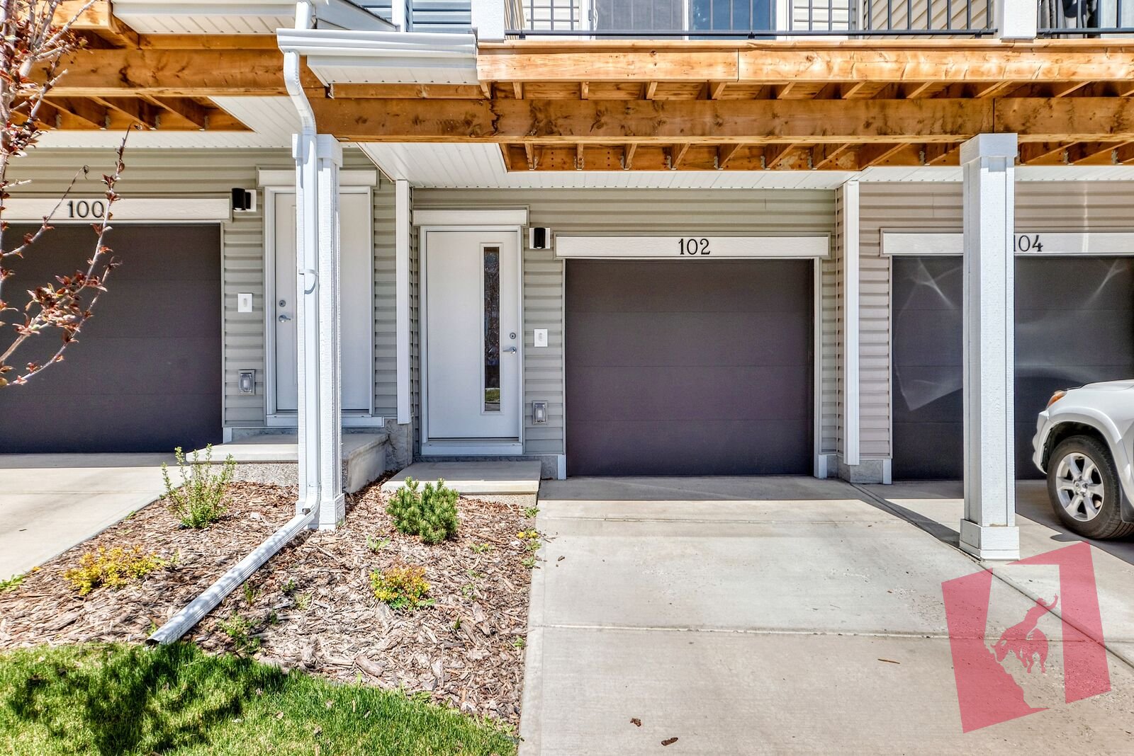 Cozy 2 Bedroom Three Bathroom Home