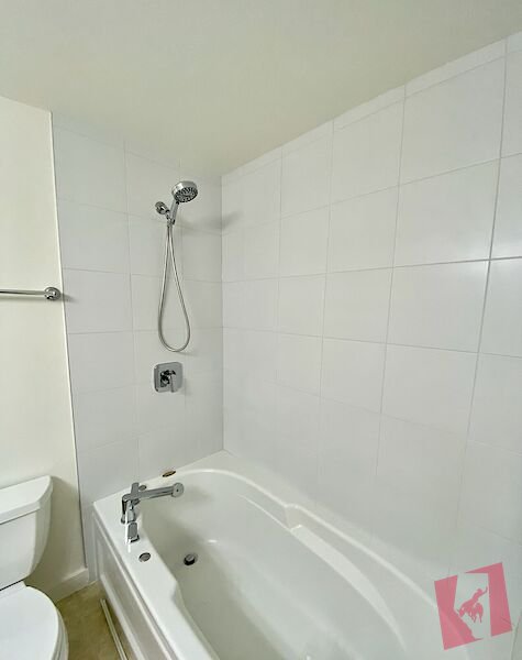 Townhouse For Rent in Sunnyside NW photo 3