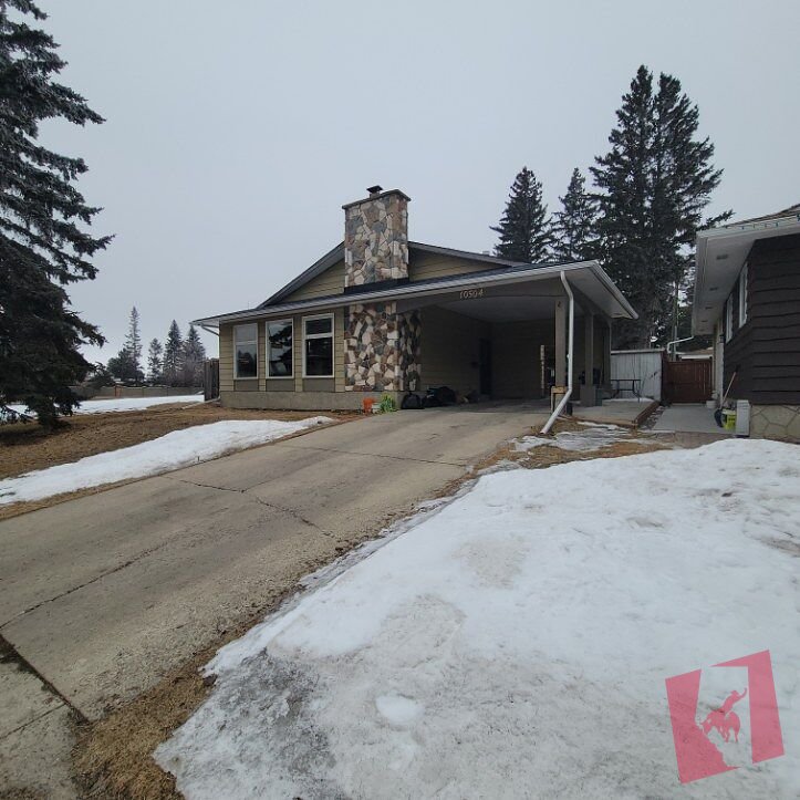 Perfect for Roommates or Students | 2 Bed •1 Bath Legal Suite photo 2