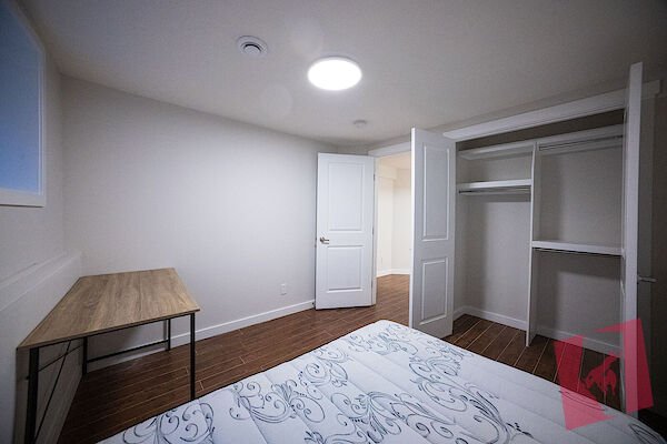 2-Bedroom Basement Suite 7 min walk to Southland LRT with Private Entrance photo 2
