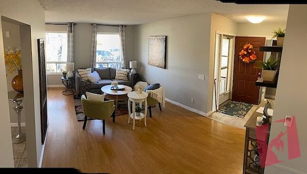 Bright 3 Bedroom Main floor in Woodbine SW
