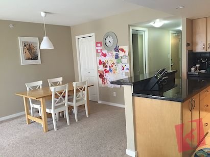 2 Bed / 2 Bath + Den in Downtown Calgary