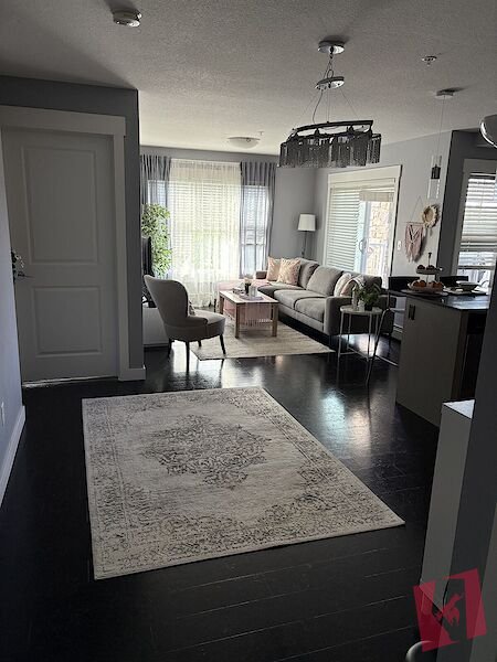 Bright and Large 2 bedroom, 2 bath corner condo apartment photo 2