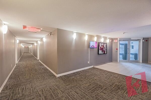Beautiful 2 bedroom condo in Mahogany with full beach access