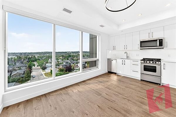Brand-New Top-Floor 1-Bedroom Condo with A/C and Storage Near Kensington photo 3