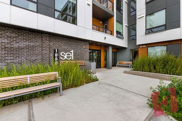 LARGE GROUND FLOOR CONDO UNIT WITH LARGE DECK