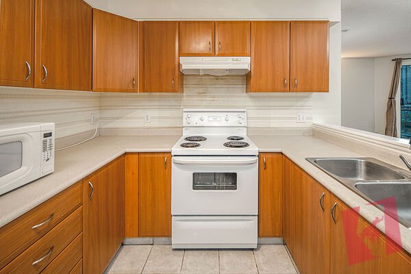 2 Bedroom Downtown West End Condo – Steps to CTrain, Parking Included photo 2