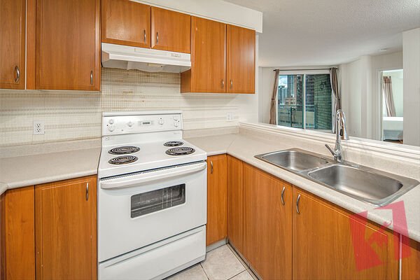 2 Bedroom Downtown West End Condo – Steps to CTrain, Parking Included photo 3