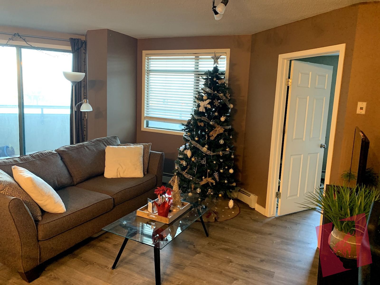 Beautiful 2 Bedroom Condo River View Downtown Discovery Pointe West Tower