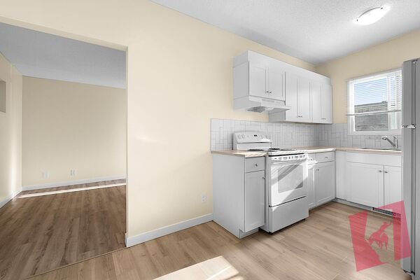 2Bdrm+Den with 1.5 Bath Four Plex Unit photo 2