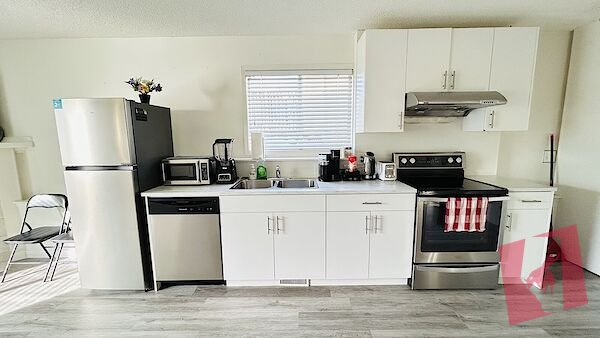 Cozy Walkout Basement Suite in Hidden Valley