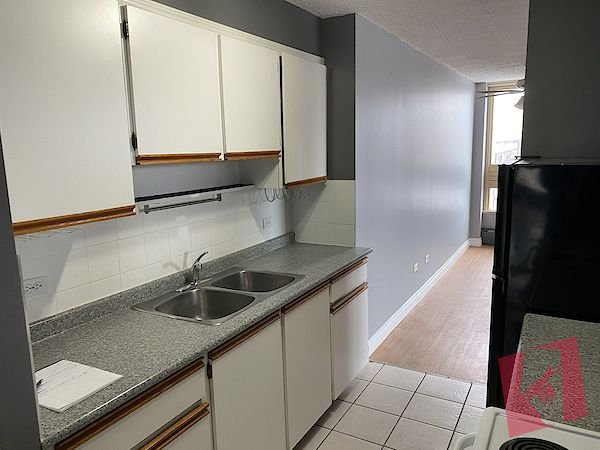 Cozy 2 bedroom close to downtown photo 3