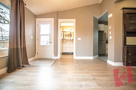 Main Floor Character Home in Ramsay! PETS Negotiable photo 2