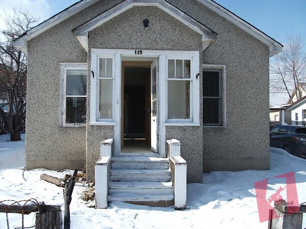 2 BEDROOM HOUSE IN BRIDGELAND