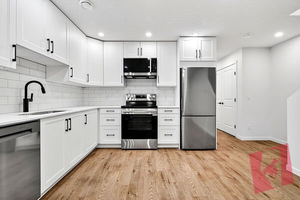 BRAND NEW 2 Bed Basement suite in Rockland Park photo 2