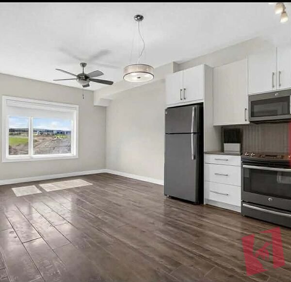 Cozy 1 Bedroom plus DEN condo Unit! photo 3
