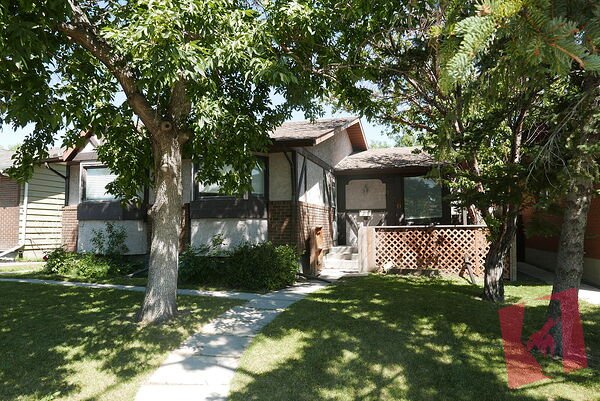 SPACIOUS 6 BEDROOM / 3 BATH DOUBLE GARAGE