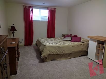 1 Large bedroom for rent close to Transit. Females only please photo 2