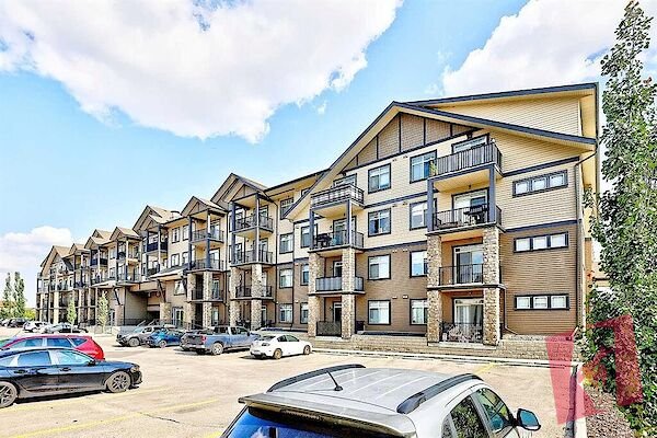Cozy 2 bedroom unit, near shopping
