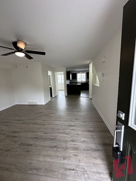 2B/2B Stckd Townhome in Copperfield(each level having its own living room) IP061 photo 2