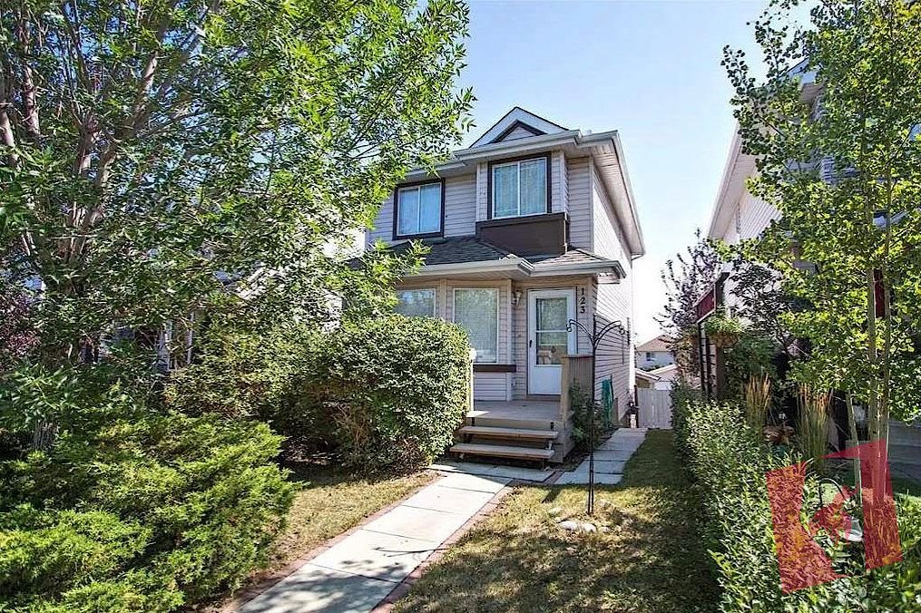 House for rent with walkout basement and walking distance to LRT at Somerset