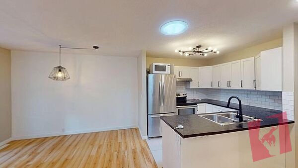 125 28 Ave Ne photo 3