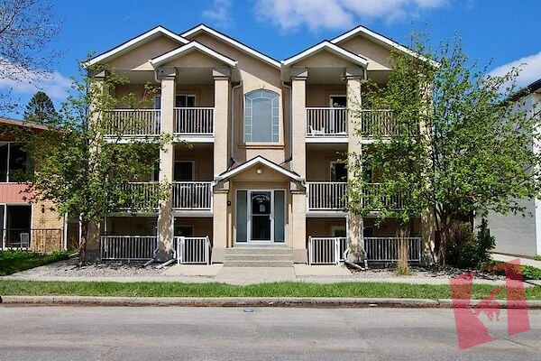 Crescent Heights 2 bedroom Condo 1032 square feet