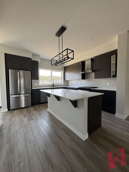 3 Bedroom Main Floor with Fireplace