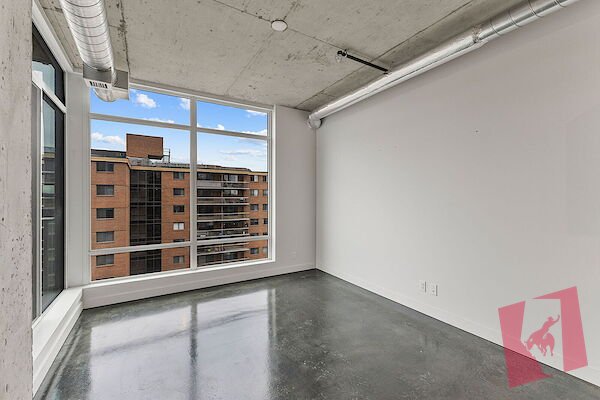 Unique Industrial Style 1BR Apartment with City Views photo 3