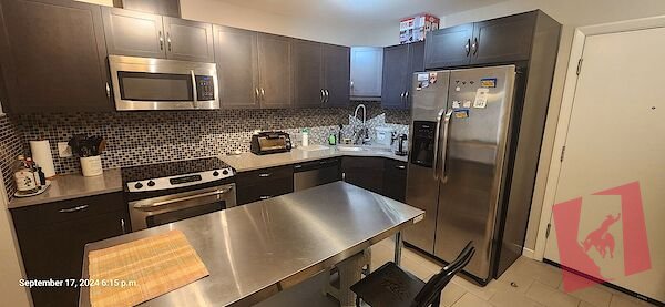 Spacious 2 Bedrooms and 2 Bathrooms in the heart of downtown Calgary