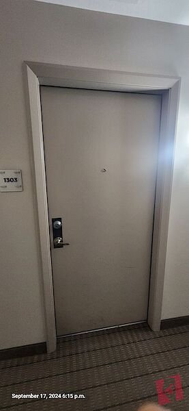 Spacious 2 Bedrooms and 2 Bathrooms in the heart of downtown Calgary photo 4
