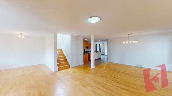 1331 8 Ave Ne photo 3