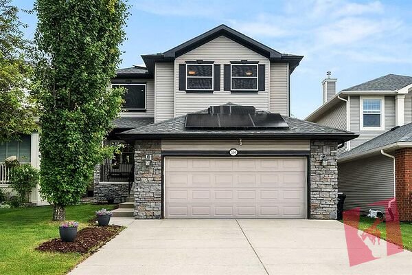 Spacious 6-Bed Executive Home in Rocky Ridge | All Utilities Included!