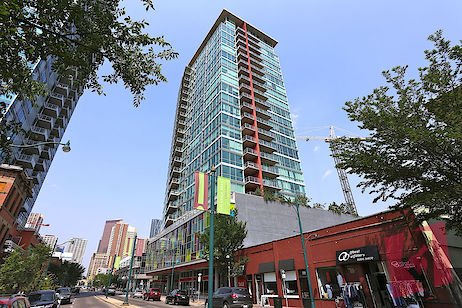 Colours Building: Inner City Condo with Underground Parking
