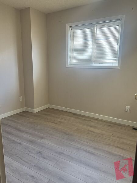 3 BEDROOM HOUSE IN ERIN WOODS photo 3