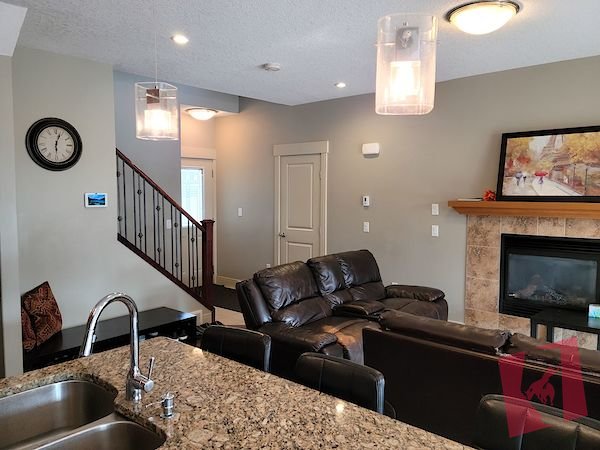 Whole house with 4 bdrm, 3.5 bath, developed basement & double attached garage photo 2