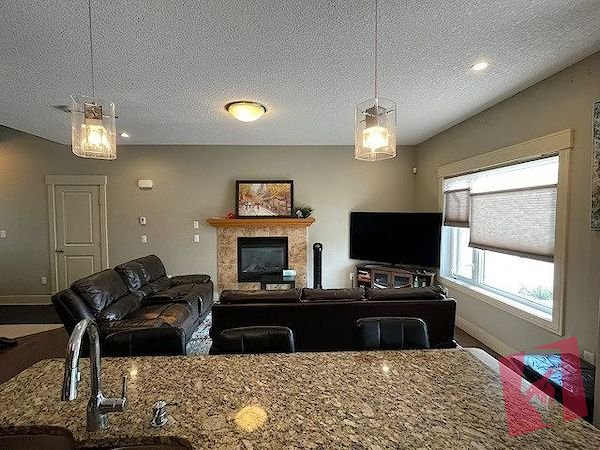 Whole house with 4 bdrm, 3.5 bath, developed basement & double attached garage photo 3