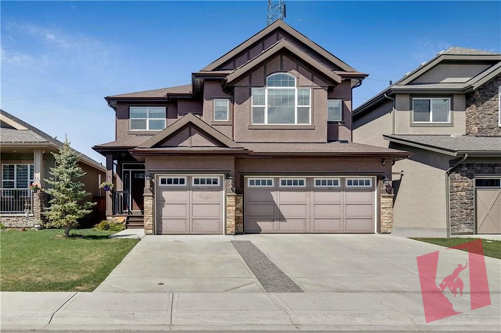 4+2 Bdrm , 4.5 baths, an office, 3 living rooms and a triple car garage photo 2