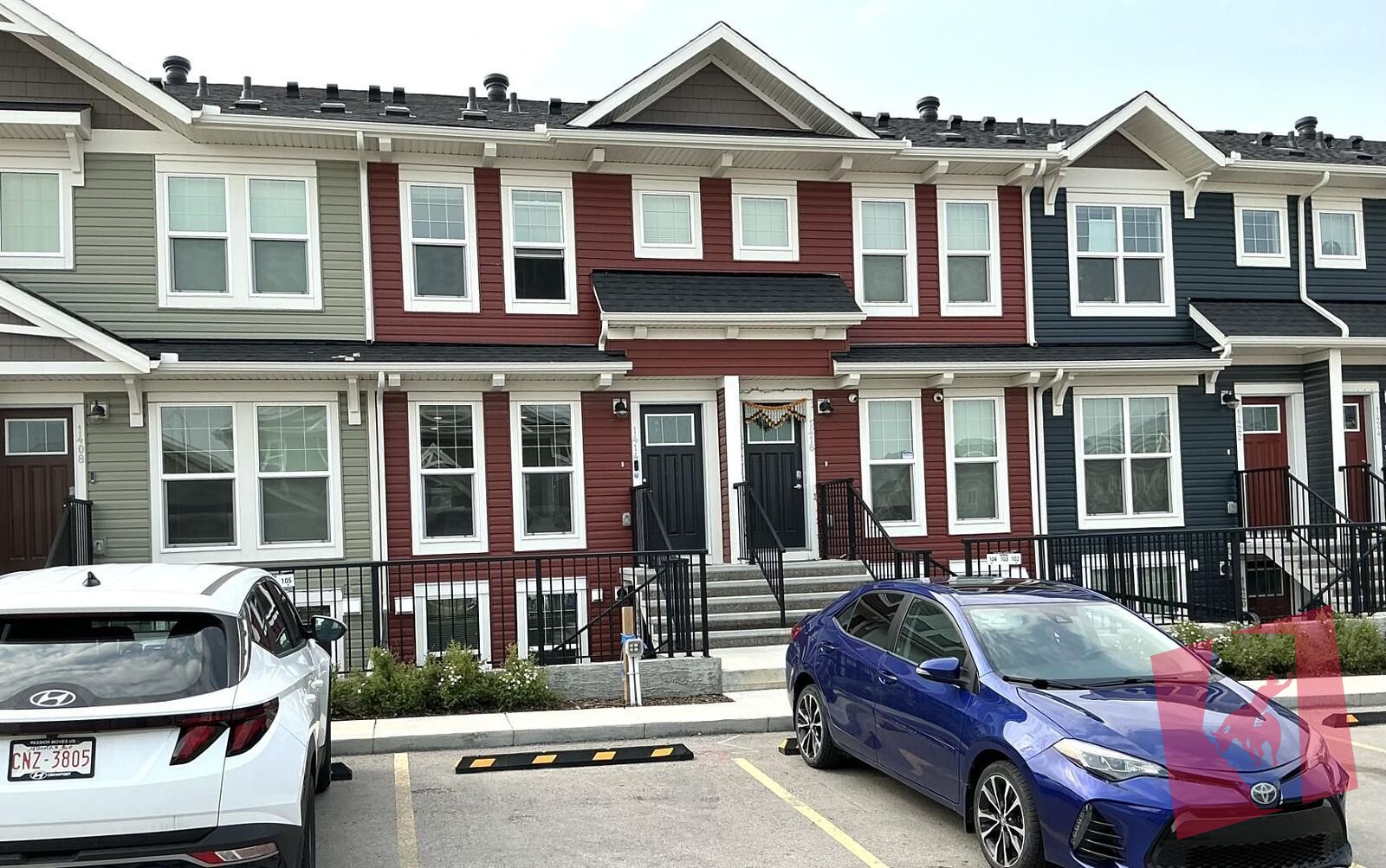 Stunning 2022-Built 2 Bed + 2.5 Bath Townhome in Falconridge