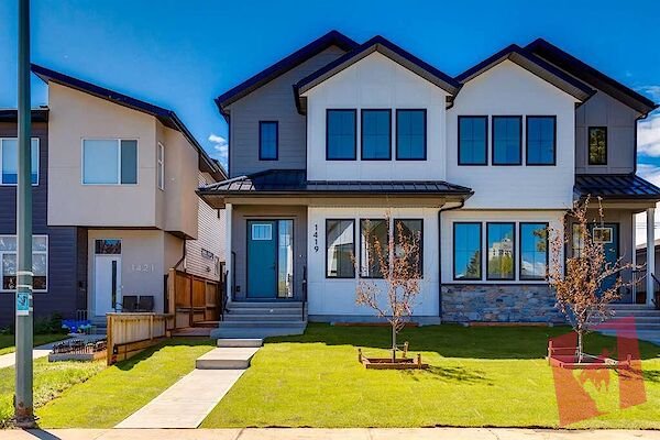 BRAND NEW LOWER LUXURY VERY LARGE 1 BEDROOM SUITE