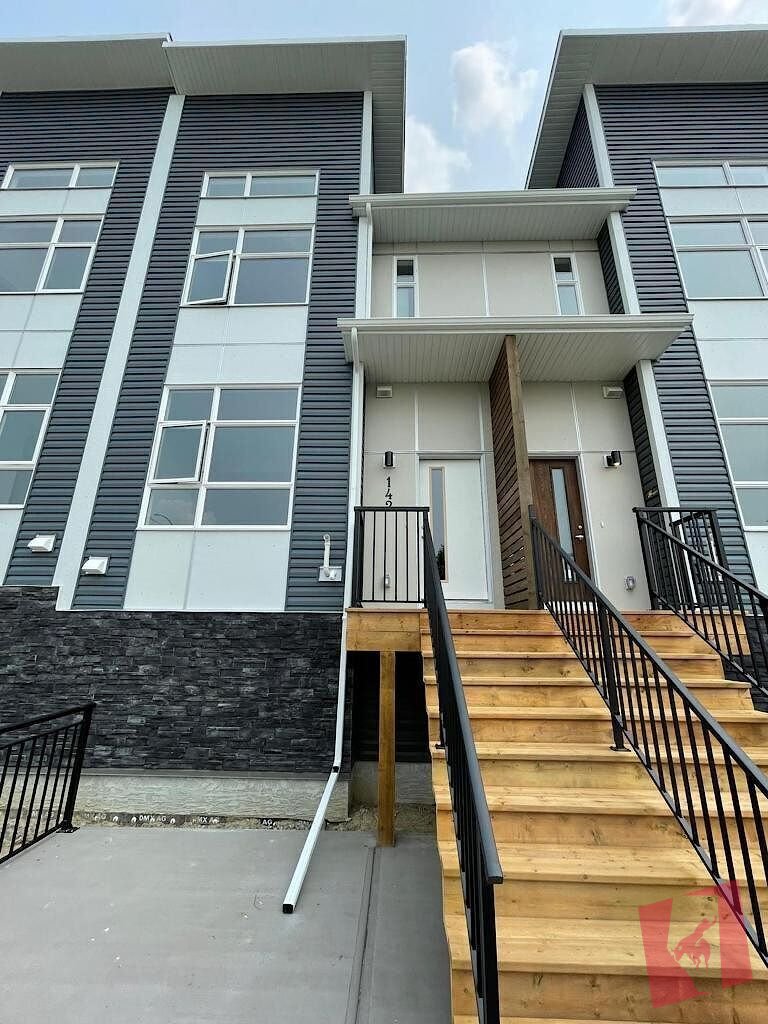 3 Bedroom Townhouse photo 2
