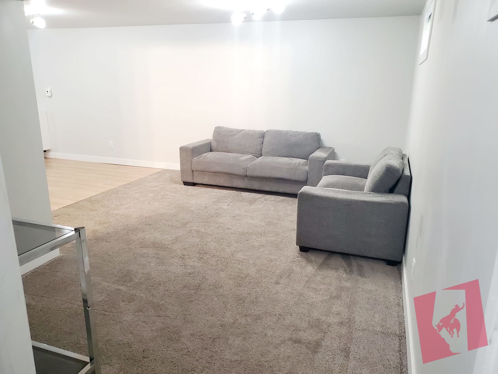 Basement Suite Close to Downtown & Major Routes photo 2