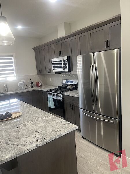 3 Bed and 2.5 Bath photo 3