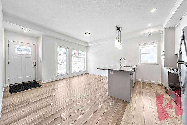 Beautiful luxury in Springbank Hills! photo 3