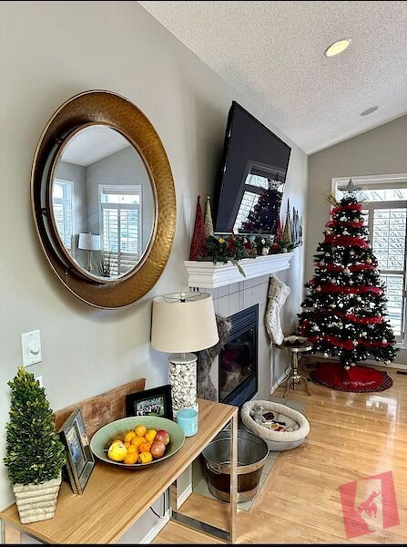 Elegant home in the convenient and trendy McKenzie Town neighbourhood photo 3