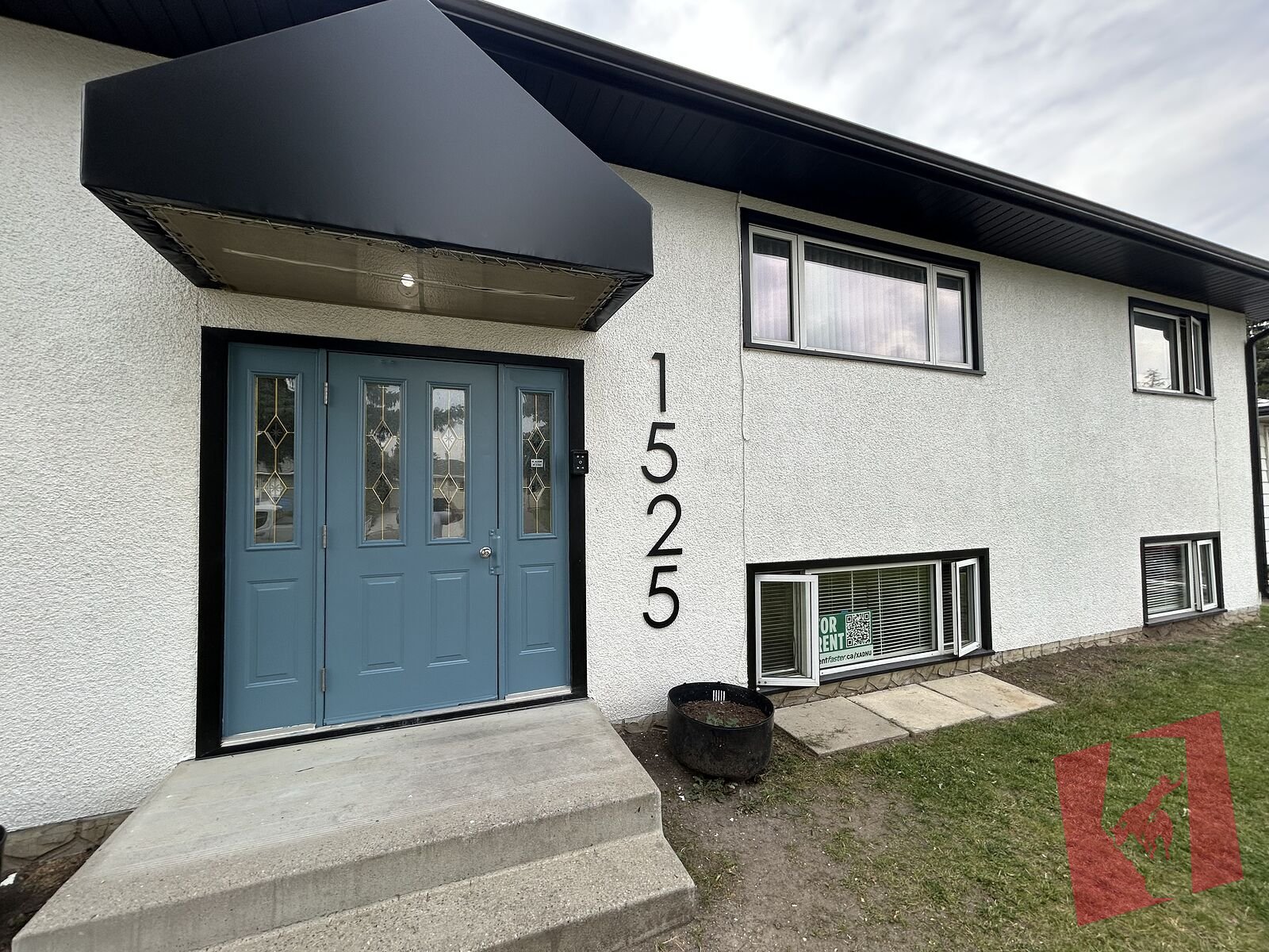 Bright and Spacious 2 Bedroom for rent in a well kept 4 plex