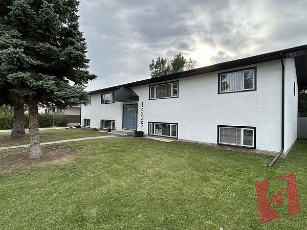 Bright and Spacious 2 Bedroom for rent in a well kept 4 plex photo 2