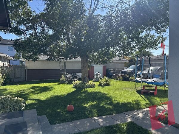 Bright and Spacious 2 Bedroom for rent in a well kept 4 plex photo 3